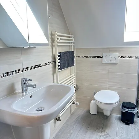 1 Zimmer Wohnung Dg Mit Klimaanlage Und Kleinen Balkon Oedheim Eksteriør billede