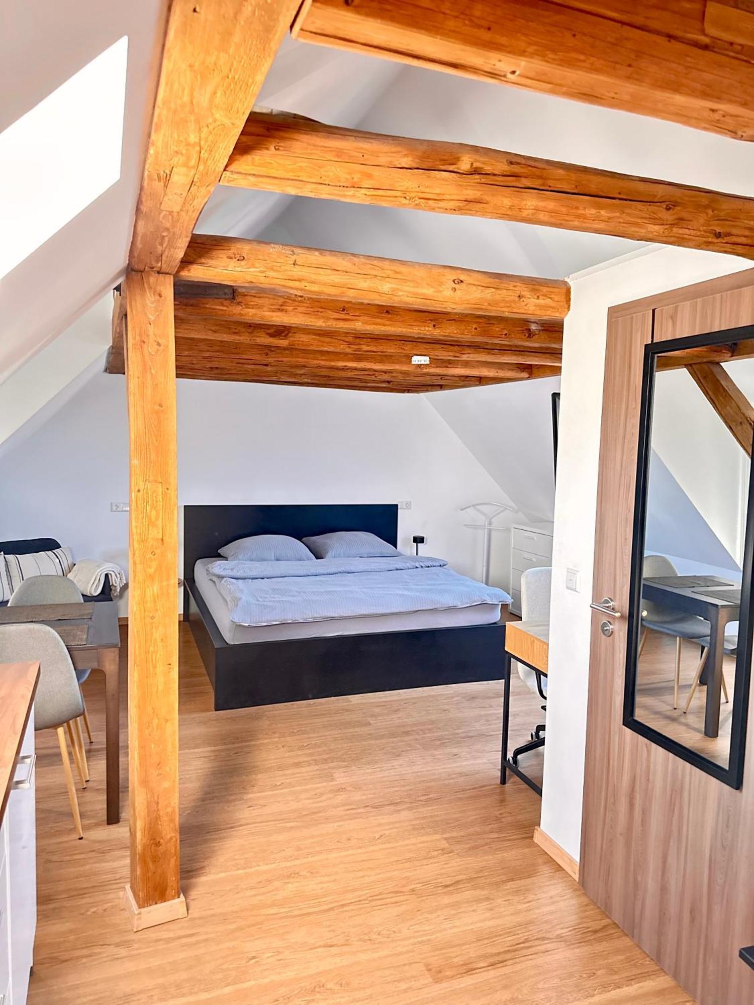 1 Dg Mit Klimaanlage Und Kleinen Balkon Appartement Oedheim